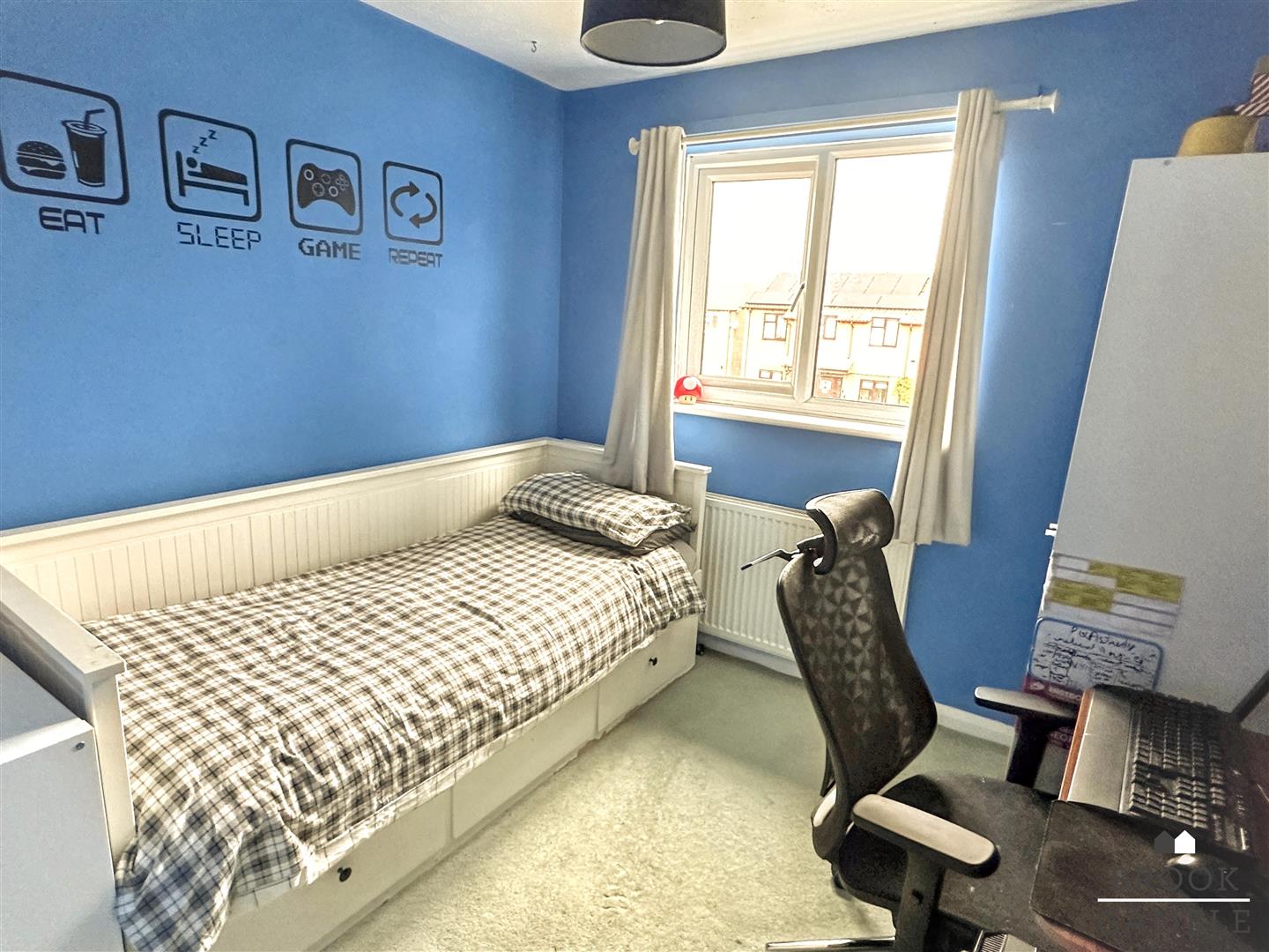4 Bedroom House - Semi-Detached. Westminster Close in Eastbourne, East Sussex 13